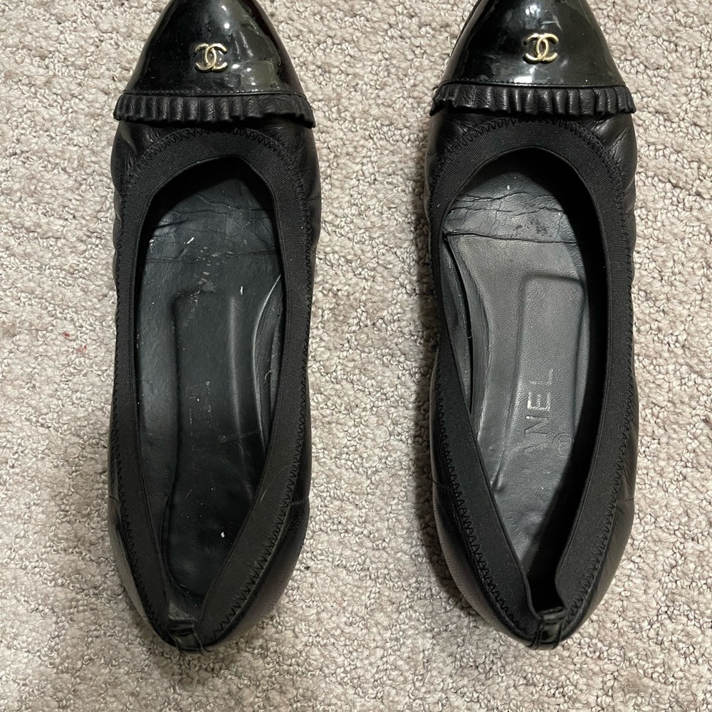 CHANEL Black Flats